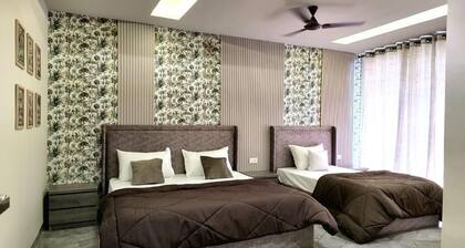 Zipcode Stay : Deluxe Triple Room