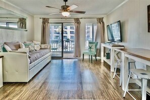 TV - Nautical SeaStar North Beach (Tybee Island)