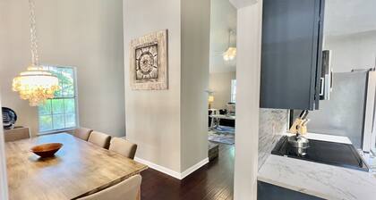 Coastal Cottage, Savannah, GA, Pool, Free Tybee Parking Pass