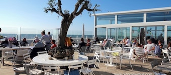 Nice studio with small terrace and parking lot. Only 200 meters from the sandy beach