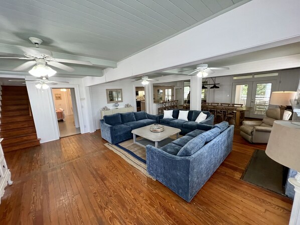 Smart-TV, Tischtennisplatte