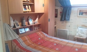 1 Schlafzimmer, Bügeleisen/Bügelbrett