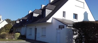 Appart. 4 pers. 1er ét. dans petit collectif.  à 200m des plages et sup. marché 