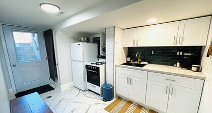 Cozy, modern apartment in downtown PTBO