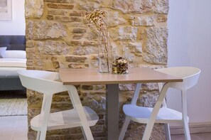Apartment, City View | Dining room