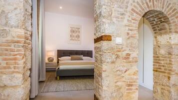 Departamento, vista a la ciudad | 1 habitación, insonorización y tabla de planchar con plancha