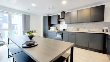 Single Room, Non Smoking | Shared kitchen