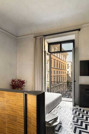 Deluxe-værelse til 4 personer - 1 kingsize-seng med sovesofa - privat badeværelse - byudsigt | Premium-sengetøj, dundyner, senge med topmadrasser, gratis minibar