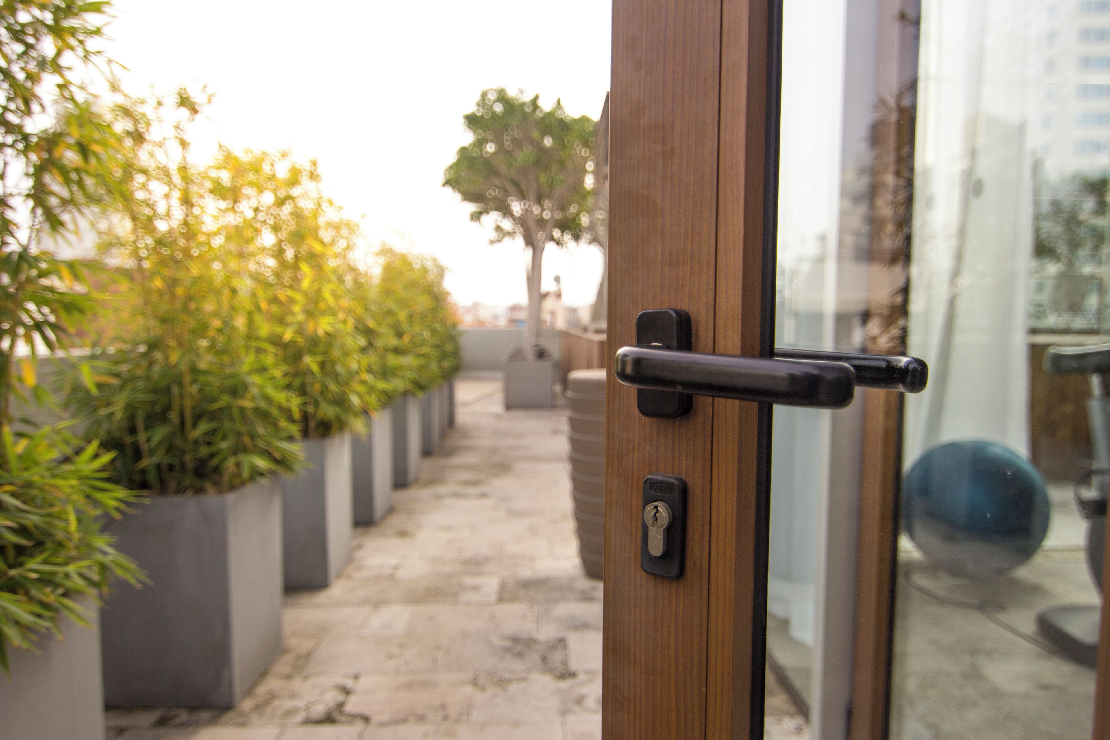 شرفة على السطح