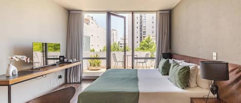 Standard-studio, parveke, kaupunkinäköala | Silitysrauta/-lauta, vauvansängyt, ilmainen Wi-Fi, vuodevaatteet