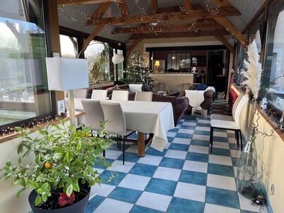 In the heart of the Auge valley, 2 minutes from Deauville, ideal for group stays