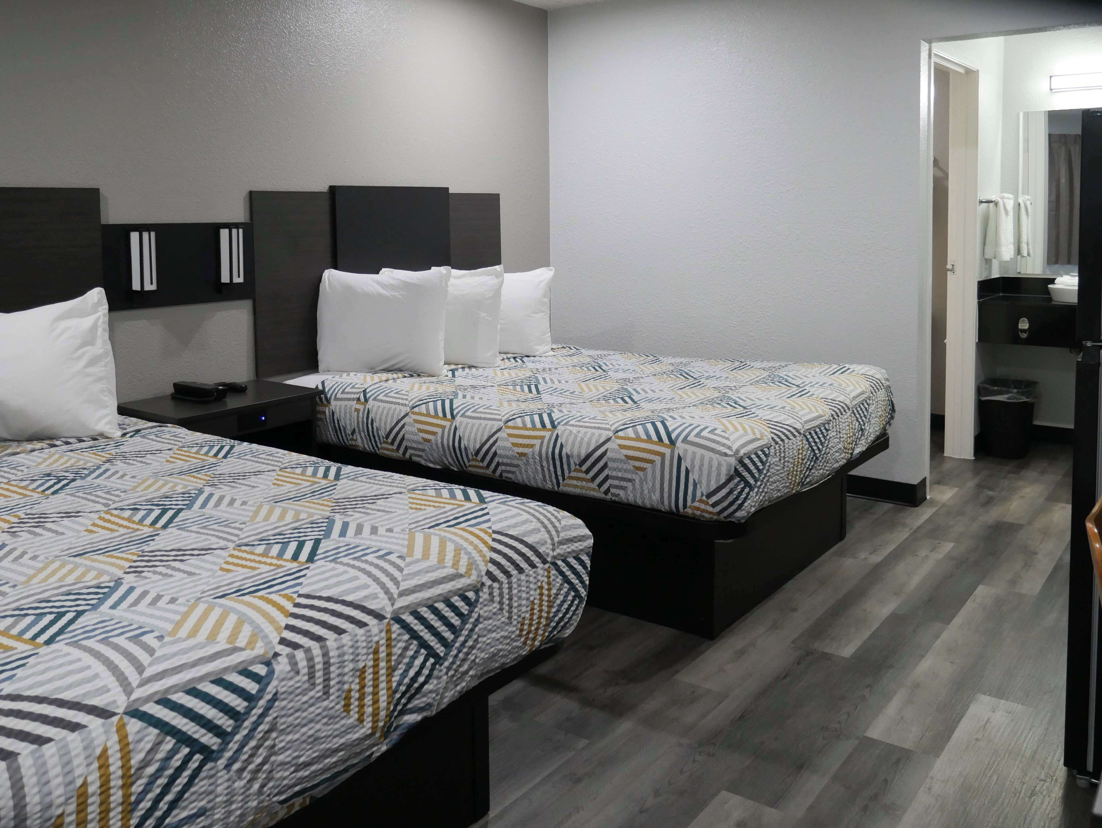 WiFi (free), bed sheets