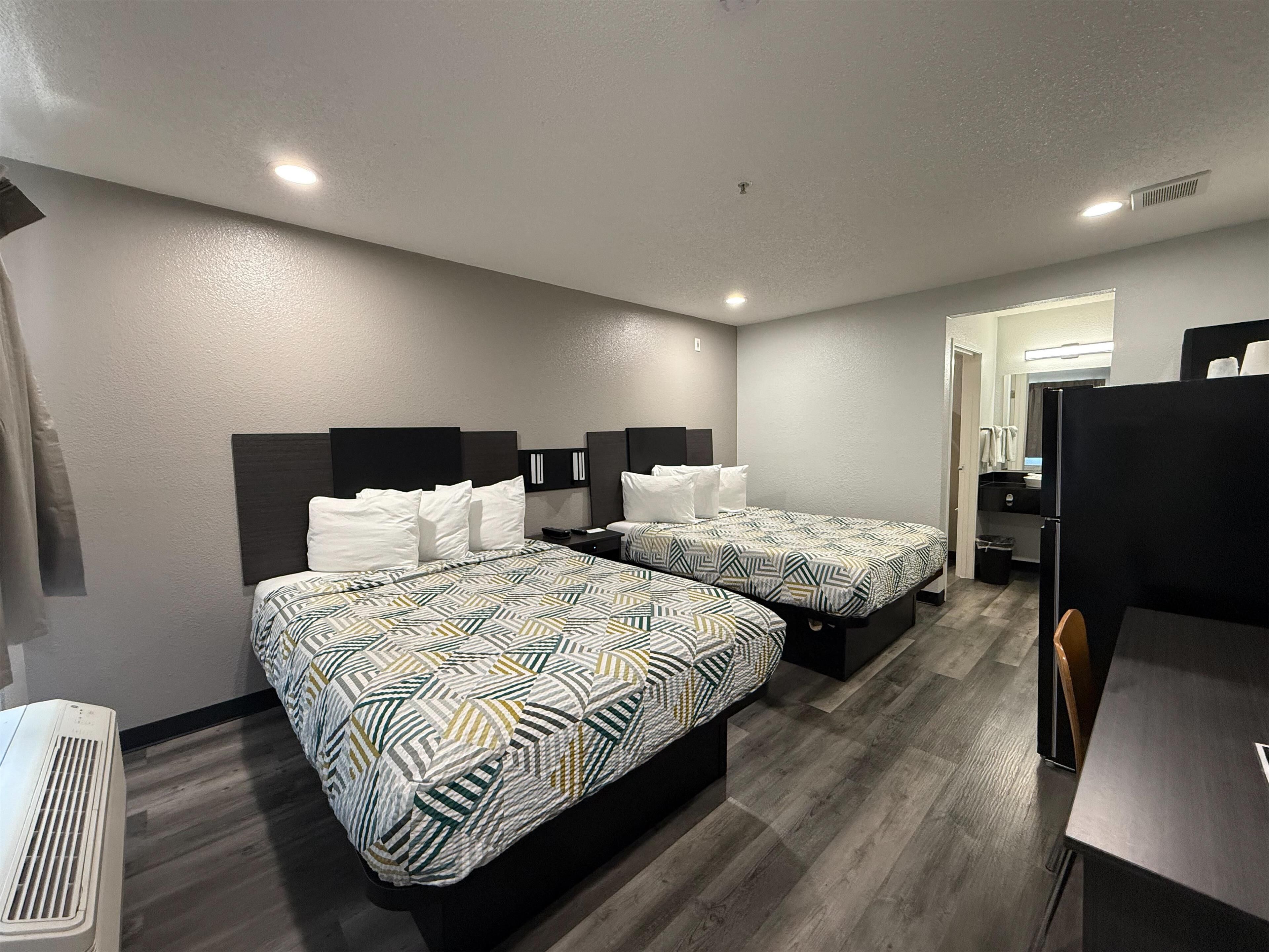 WiFi (free), bed sheets