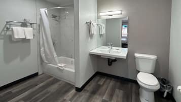 Ducha y bañera combinadas y toallas