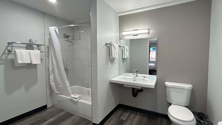Studio 6 Tacoma, WA - South