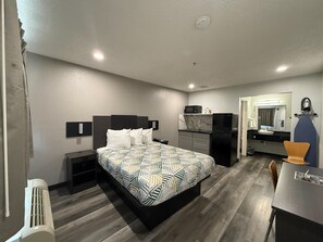 Free WiFi, bed sheets - Studio 6 Tacoma, WA - South (Tacoma)