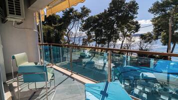 Apartamento, sacada, vista para o mar | Sacada