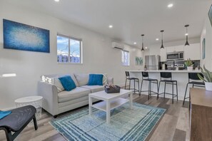 Televisión y monitor de computadora 