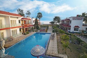 15 outdoor pools - SANTINIKETAN HOTEL & RESORTS (Kanthi)