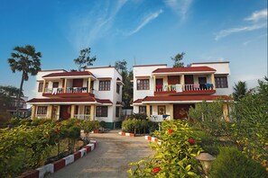 Exterior - SANTINIKETAN HOTEL & RESORTS (Kanthi)