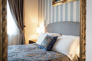 Classic Room, 1 King Bed, Private Bathroom, Hill View