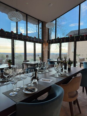 供應早餐和晚餐，花園景觀 