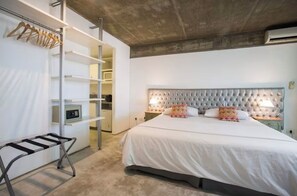 1 bedroom, in-room safe, desk, WiFi