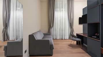 Habitación cuádruple clásica | Ropa de cama hipoalergénica y caja de seguridad en la habitación