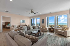 Televisie en een open haard