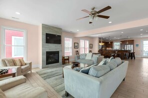 TV, fireplace