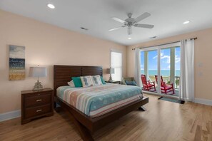 8 chambres, fer et planche à repasser, lit de bébé portatif, Wi-Fi