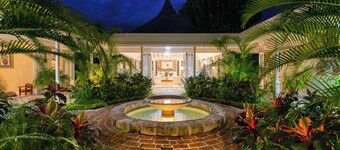 One Free Night Luxury Fully Staffed 4 Bedroom Villa w/Private Pool & Ocean Views