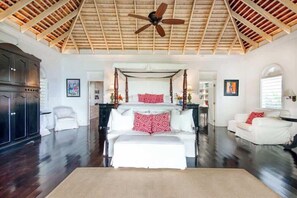 6 bedrooms, desk, iron/ironing board, free WiFi