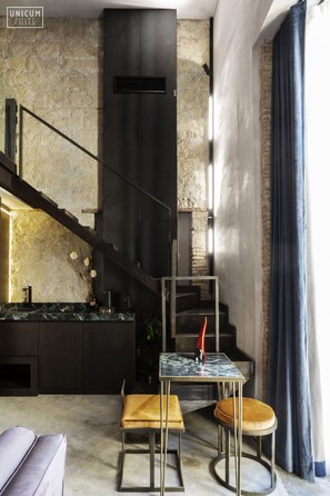 华丽套房, 1 张特大床和 1 张沙发床, 简易厨房, 城市景观 | 防过敏的被褥、羽绒被、加厚床垫、迷你吧（备有免费物品）