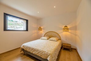 3 bedrooms, free WiFi - Superb new sheepfold with view (SOTTA)