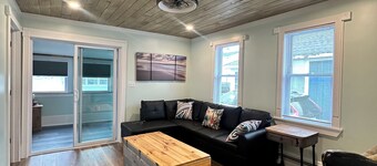 Premier, modern, fully renovated, Beach home...stroll to the beach in 3 minutes!