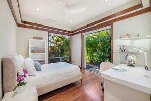 3 habitaciones, tabla de planchar con plancha, internet y ropa de cama