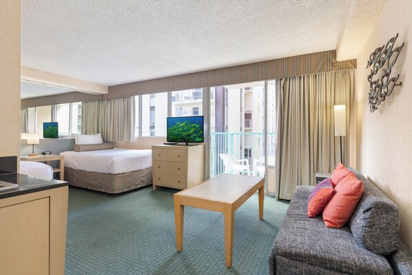 Iron/ironing board, WiFi - Aloha Surf Waikiki: Pool & Beach Access (Honolulu)