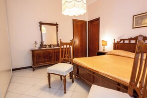 3 habitaciones, tabla de planchar con plancha y wifi gratis 