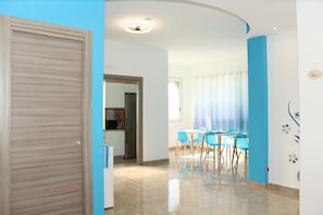 Interior - Villa with parking, tennis court, swimming pool and direct access to the sea (Giovinazzo)