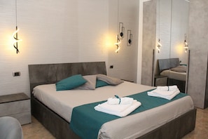 3 Schlafzimmer, Schreibtisch, Bügeleisen/Bügelbrett, Reisekinderbett