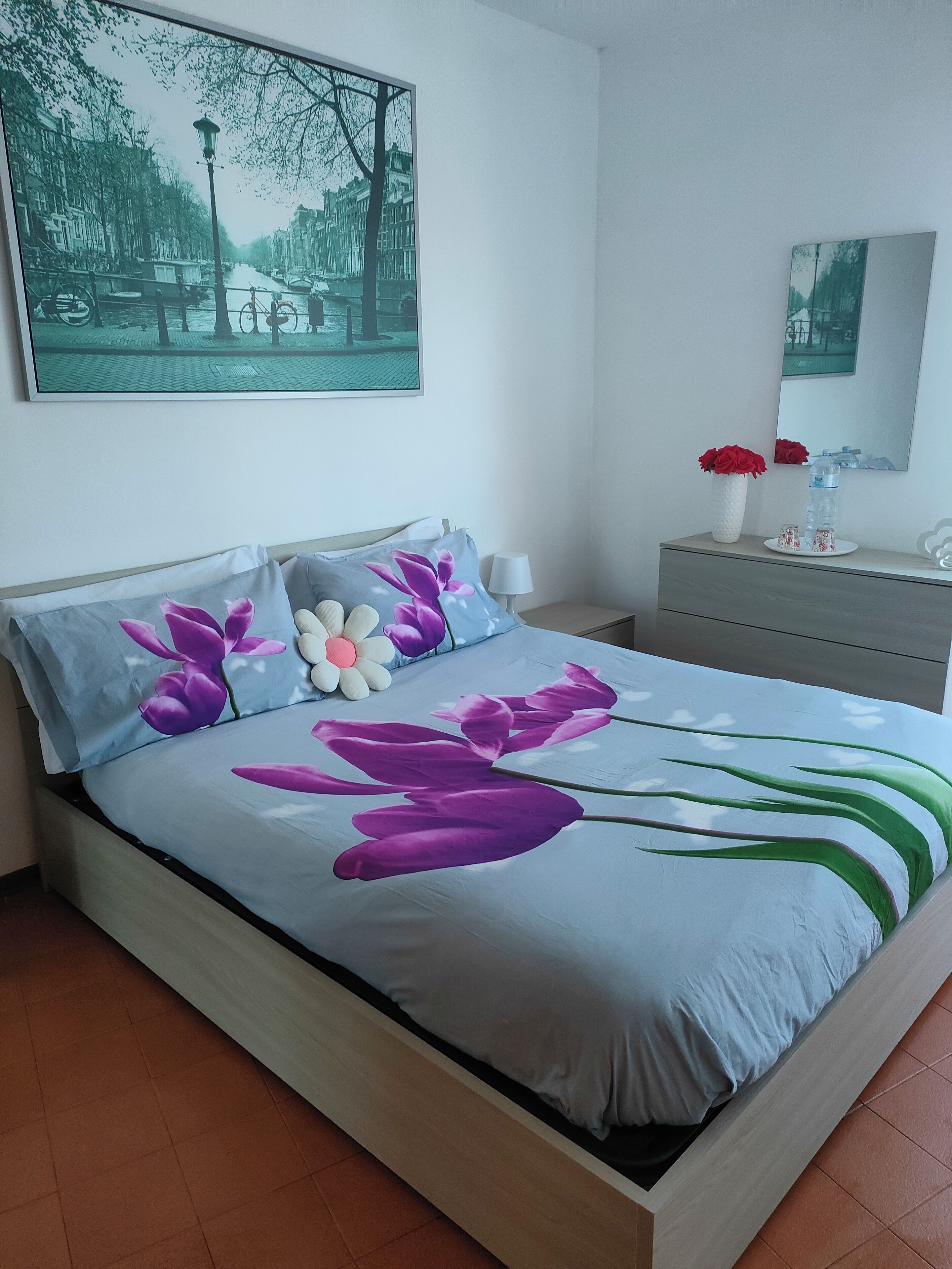 1 dormitorio, tabla de planchar con plancha, cuna de viaje y wifi