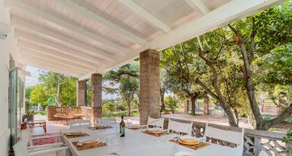 Villa Nuvole Bianche con Piscina by Wonderful Italy