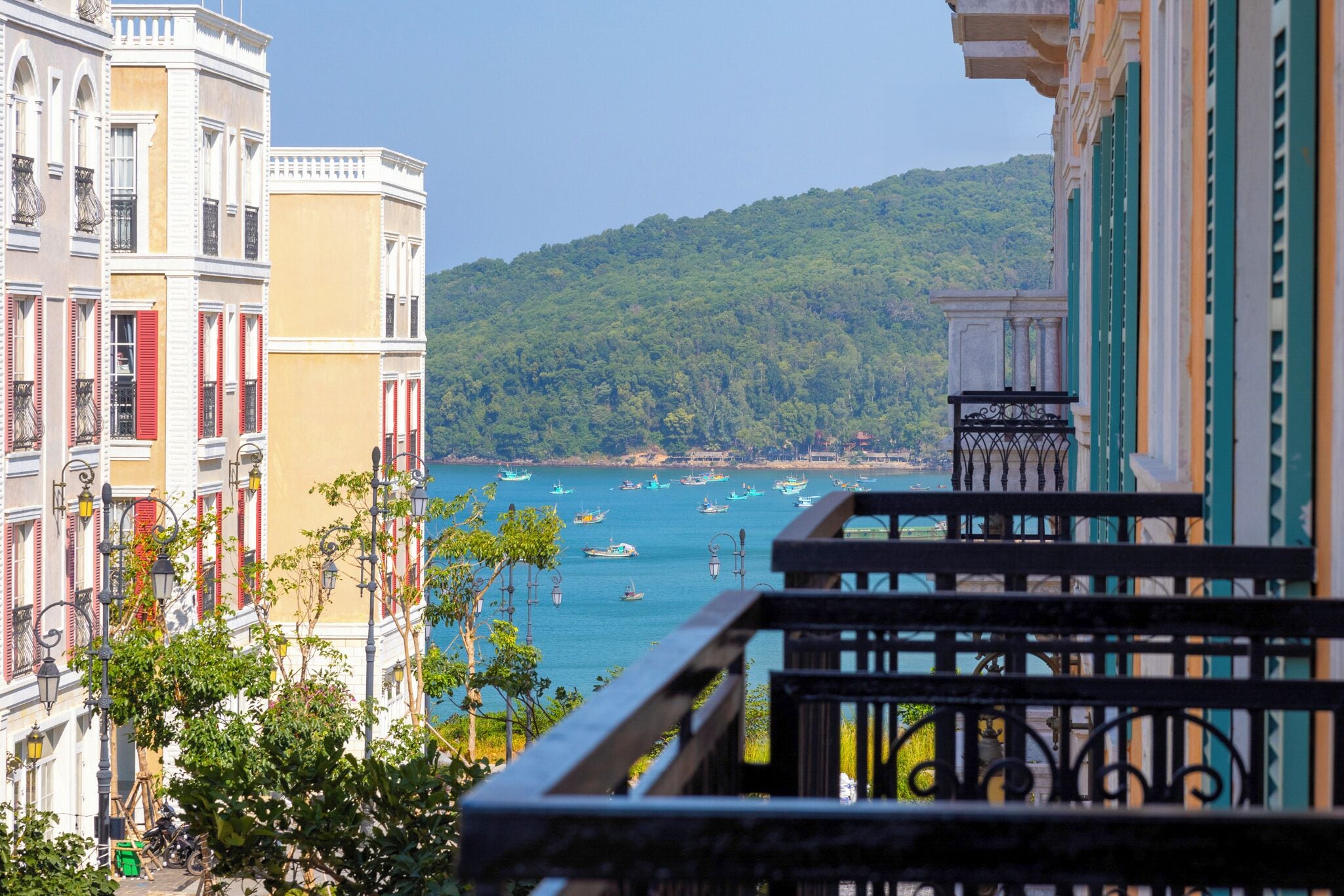 Familienzimmer, Balkon, Meerblick | Bettwäsche aus ägyptischer Baumwolle, hochwertige Bettwaren
