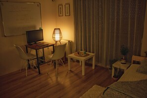 1 soverom, skrivebord, strykejern/-brett og wi-fi