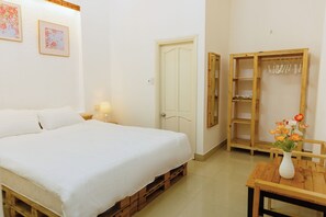 Standard Quadruple Room | Desk, free WiFi, bed sheets