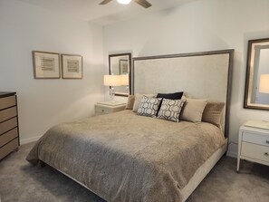 2 chambres, fer et planche à repasser, Wi-Fi gratuit, draps fournis