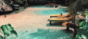 A&H Seaside Oasis:Oceanfront Condo,Stunning Views, Beach Access, Family-Friendly