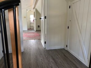 Interior - Cozy Carriage House - studio in serene Arvada with WiFi, AC (Arvada)
