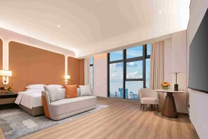 Room, 1 King Bed with Sofa bed (Freedom)